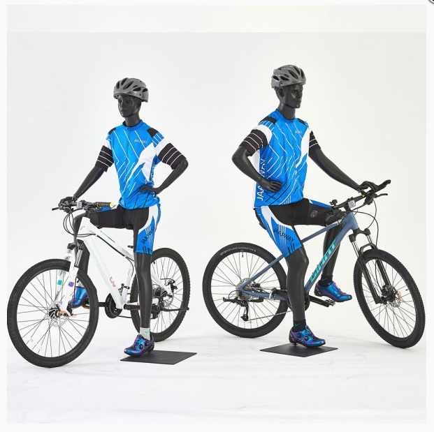 Jalgrattasõiduasendis mannekeen mees või naine Sisaldab roostevabast terasest kvaliteetset mustaks värvitud metallplaati. Mõõdud 38×38 cm... The post Sportlik m